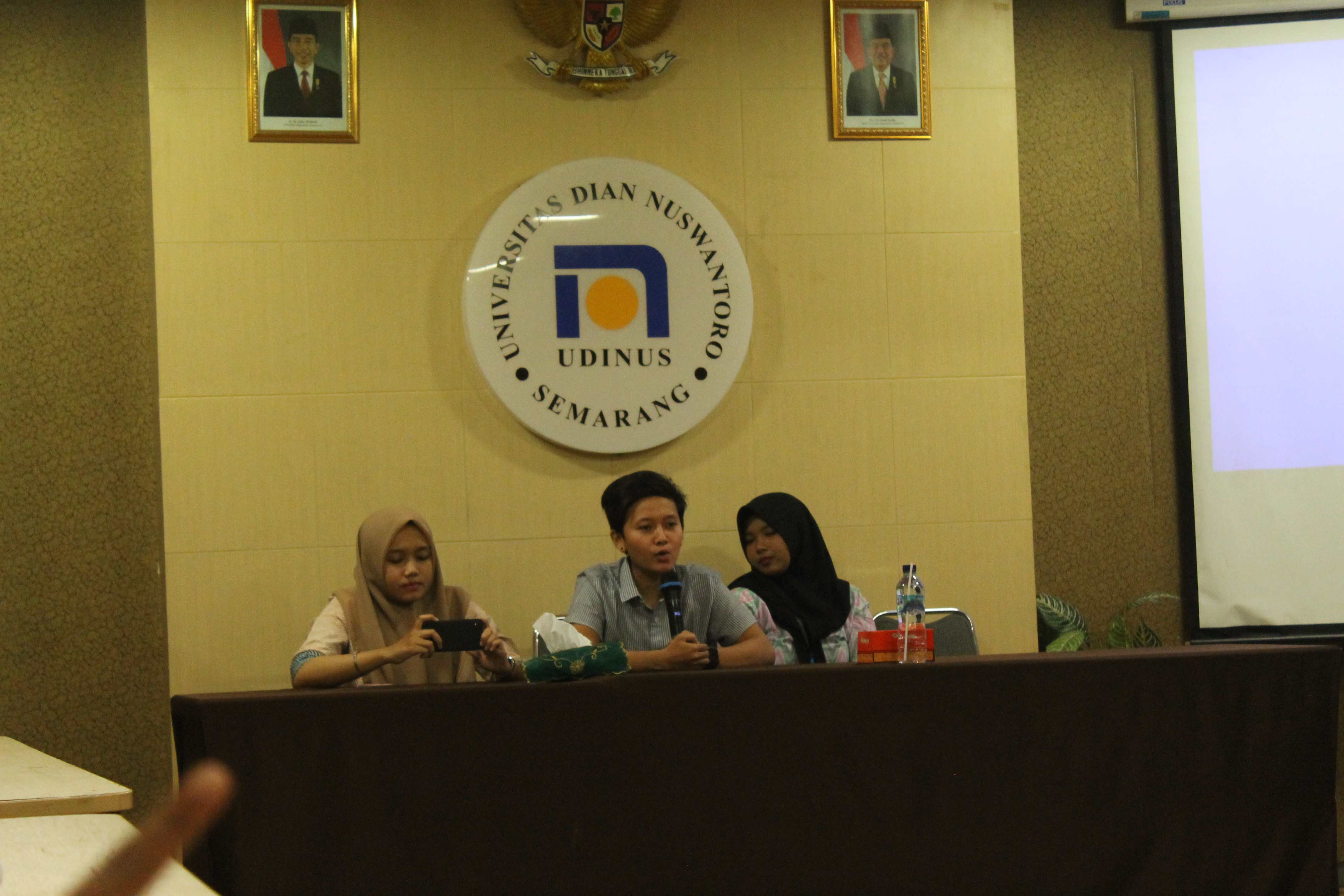 Sharing kewirausahaan bersama Nur Anisah S.M ( alumni Udinus )